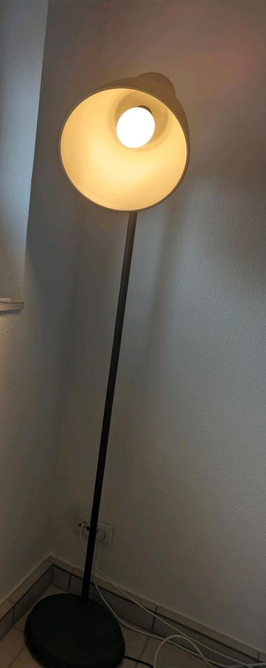 Ikea Hektar Lampe Stehlampe in Ratingen