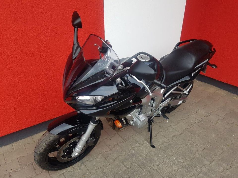 Yamaha FZ6 FAZER SUPER ZUSTAND ZWEIRAD HASSEMER in Malchin