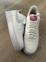 Nike Air Force 42 Neu weiß Beere Baden-Württemberg - Leonberg Vorschau