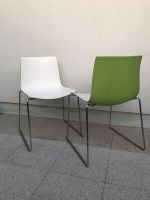 2 Stühle  zweifarbig Kufenstuhl bicolor grün-weiß von ARPER Leinatal - Schönau v d Walde Vorschau