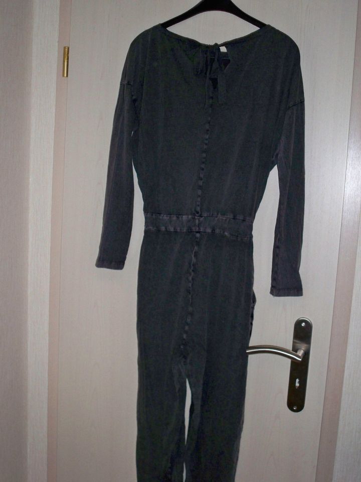 Jumpsuit ☀️Gr. 36/38, S, sehr gut erhalten in Mühlau