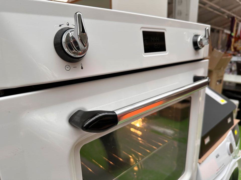 (DZ) SMEG Backofen SF6922BPZE1 statt 1399€ in Delitzsch