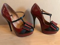 Extravagante Buffalo London Lack-Pumps mit Schleife Größe 37 Kr. Altötting - Altötting Vorschau