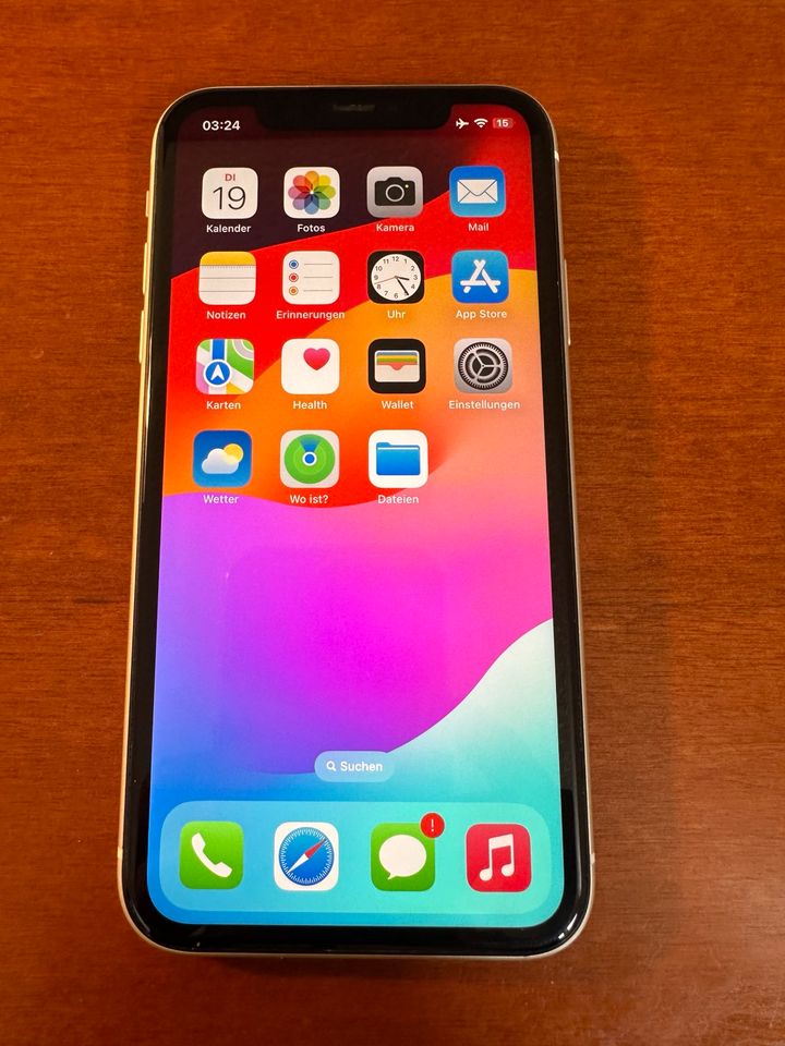 Apple iPhone 11 weiß 64GB in Uehrde