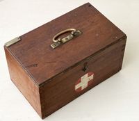 alte Kiste 1934 Rotes Kreuz Sanitäter Erste Hilfe Verbandskasten Dresden - Niedersedlitz Vorschau