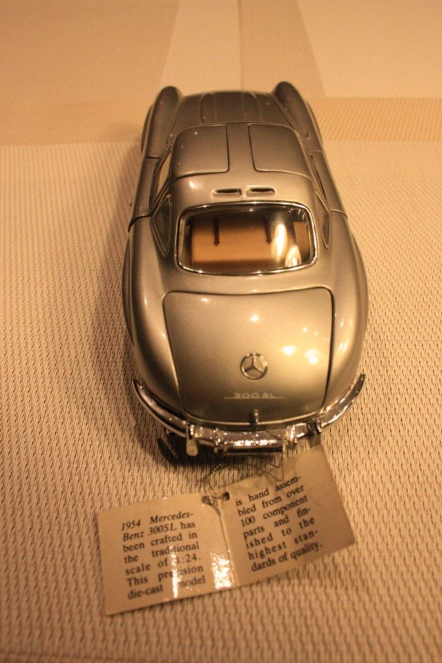 Franklin Mint 1954 Mercedes Benz 300 SL Vitrine Display Zertifika in Griesheim