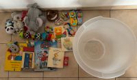 Spielzeug Bücher Baby Eimer Badewanne Beißringe Stofftiere Essen - Essen-Borbeck Vorschau