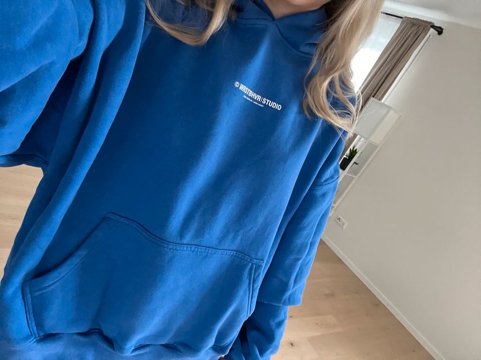 WRSTBHVR Hoodie in blau in Oppenweiler