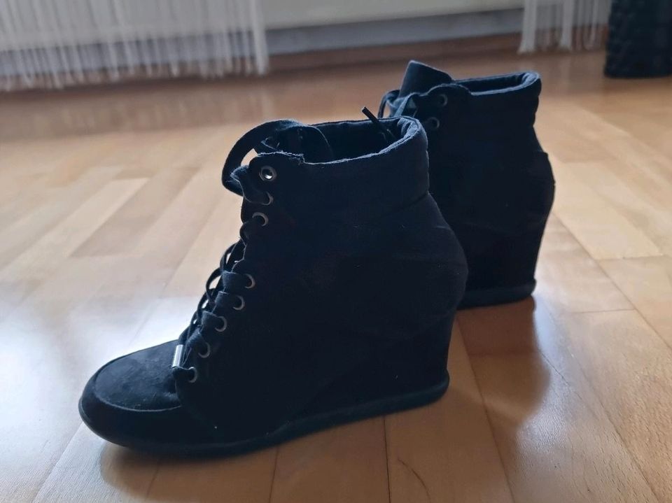 Schuhe zum Schnüren Keilabsatz schwarz Größe 37 in Bayern - Ingolstadt |  eBay Kleinanzeigen ist jetzt Kleinanzeigen