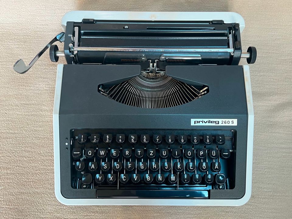 Script Privileg 260S Schreibmaschine Kursiv in Berlin