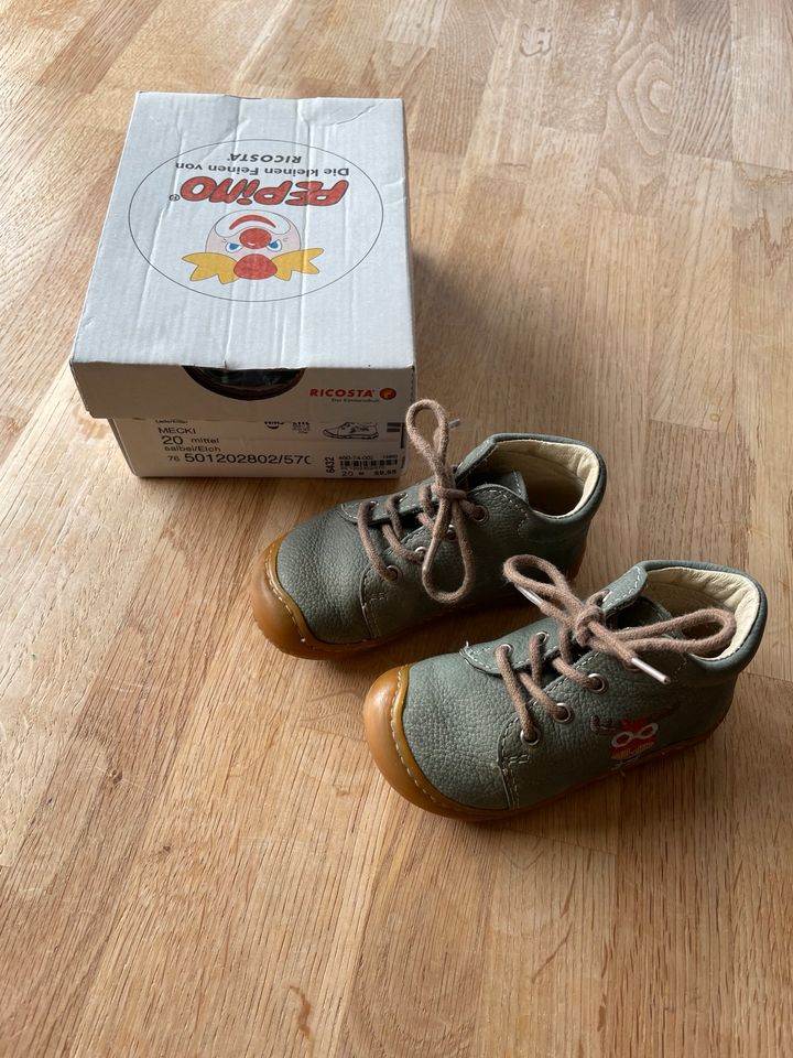 Schuhe von Pepino Ricosta in Größe 20 mit Elch-Stickerei in München