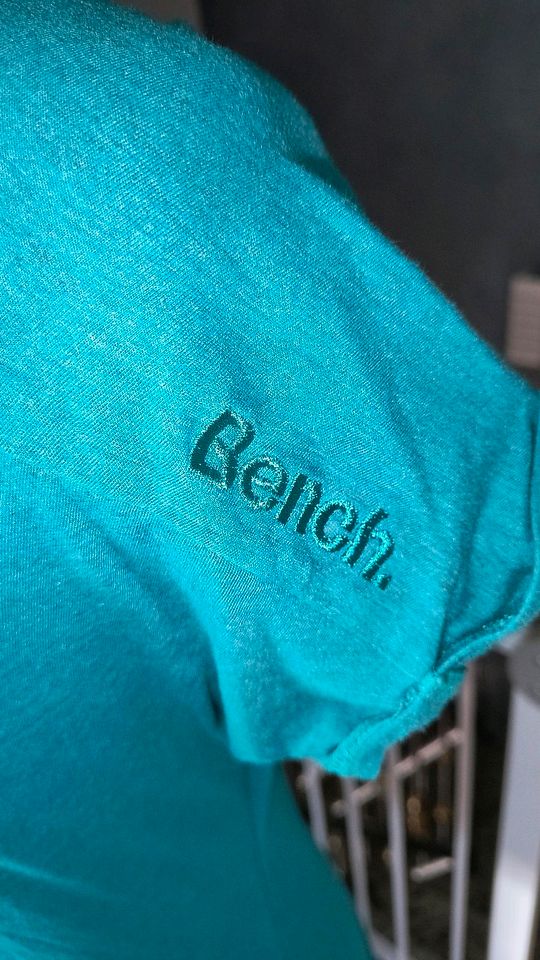 Bench T-Shirt petrol blau Größe XS Rückenausschnitt in Redefin