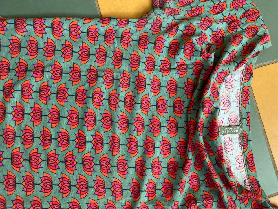 Tranquillo Shirt grün rot Blumen XS in Wetzlar