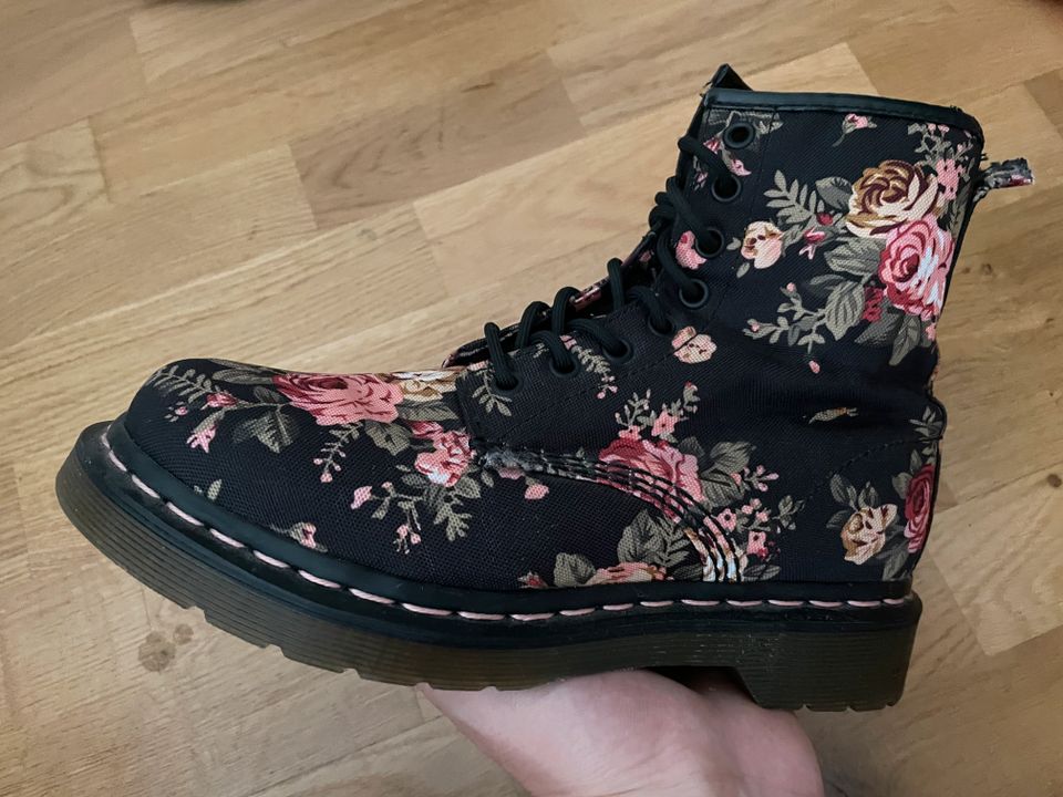 Dr. Martens 1460 Vegan Canvas Floral Soft Toe Boots EU38 in Köln