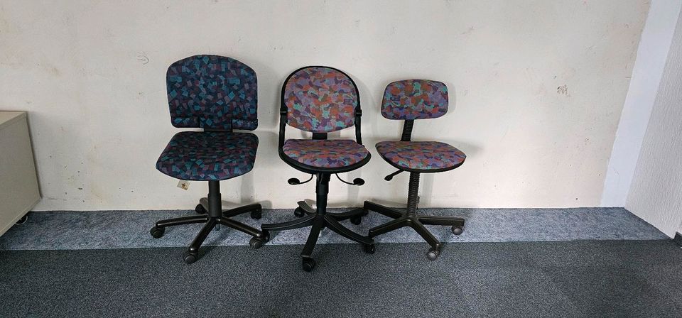 3 gebrauchte Bürostühle zu verschenken in Illingen