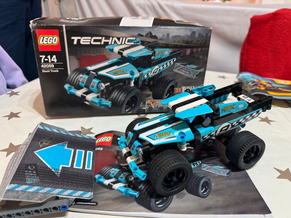 Lego Technic Set Stunt Truck & Bike 42058 + 42059 in Coswig (Anhalt)