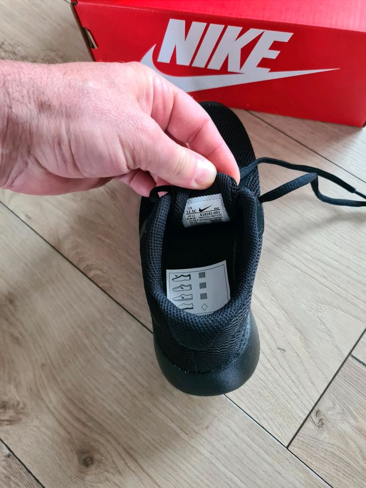 Nike Kinderschuh Turnschuh Tanjun schwarz Größe 30 12.5C nagelneu in Cottbus