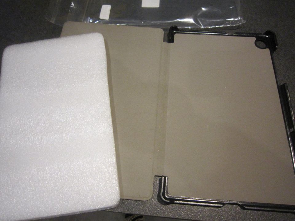 Universal Schutzhülle  Case Schutz  Cover Tablet L. 25 cm Br.15,5 in Mömlingen