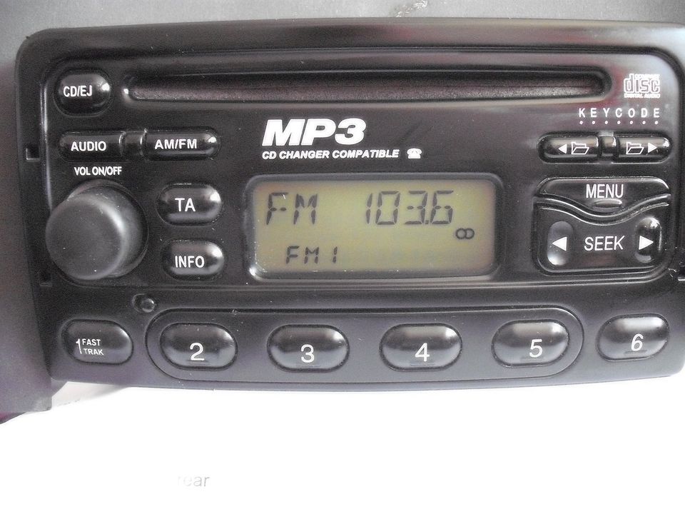 Ford MP3 CD/Radio, aus FocusMK1, passt auch entsprechende Ford in Havekost (b Schwarzenbek)