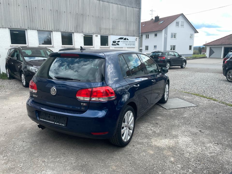 Vw GolfVI Team  Automatik 2 Hand Parksensor Tempomat Sitzheizung in Ingoldingen