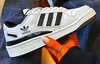Adidas Schuhe Sneakers Größe 45 schwarz weiß retro Vintage Nordrhein-Westfalen - Remscheid Vorschau