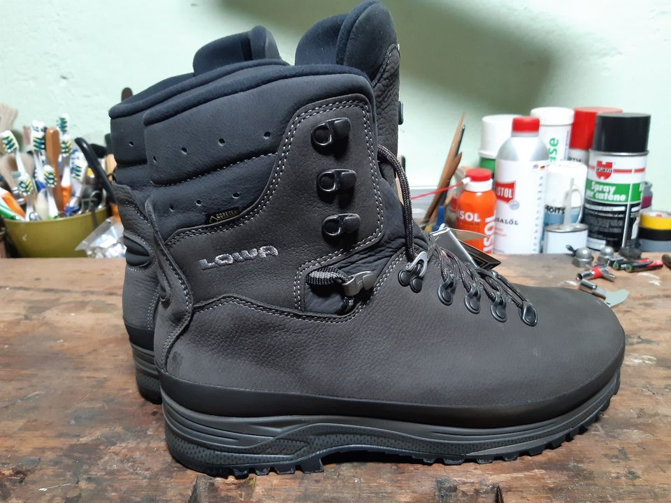 LOWA TIBET SUPERWARM GTX Gr.45 Farbe: Schiefer Goretex in Hannover