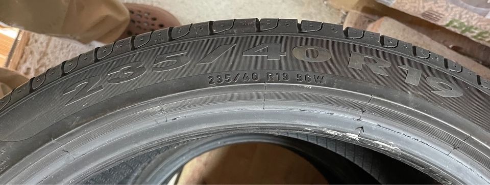 235 40R19W Pirelli P7 in Stamsried