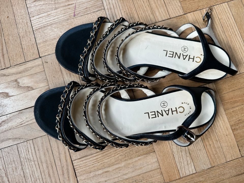Chanel Chain Sandals 38 in Berlin