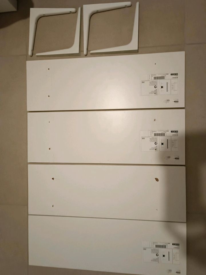 4 Ikea Regale + 4 Wandhalterungen in Köln