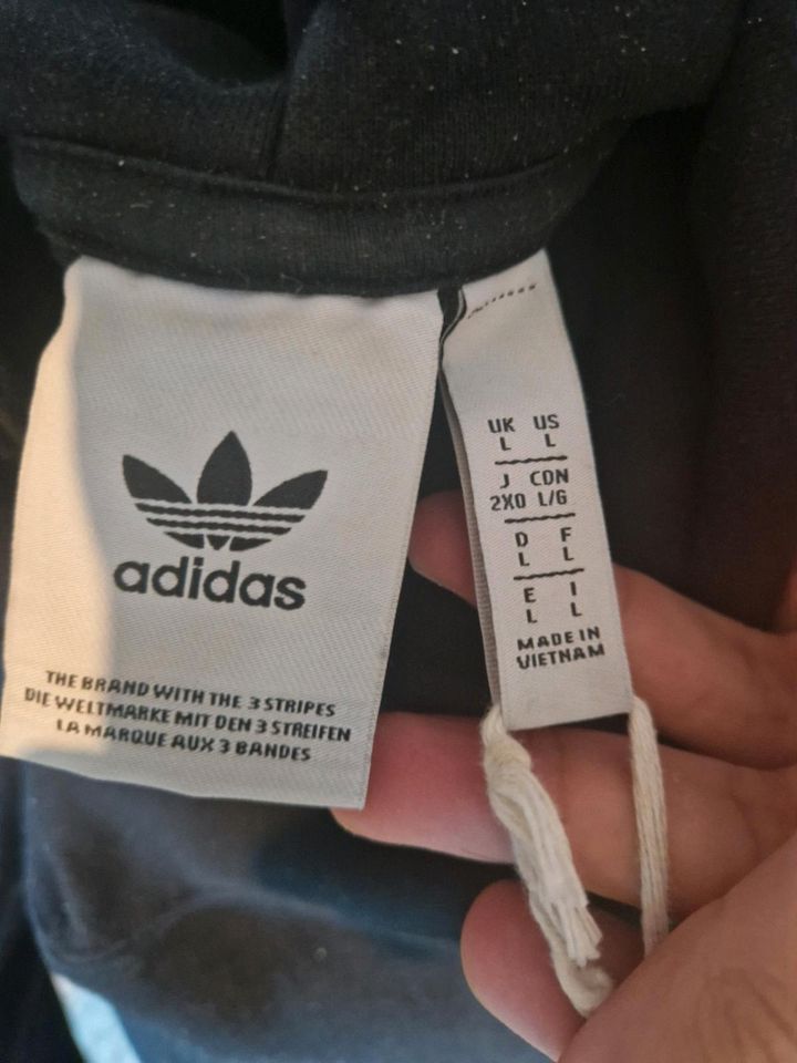 Adidas sweatshirt in Berlin