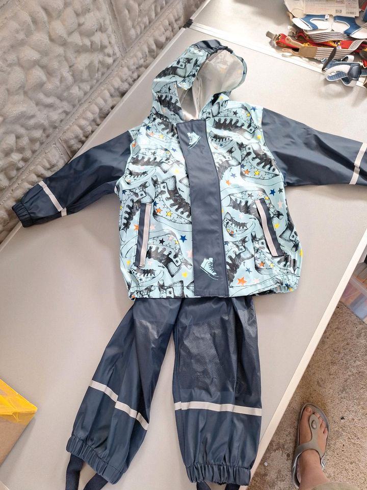 Regenjacke u. /-hose Matschhose Gr. 86/92 in Marktsteft