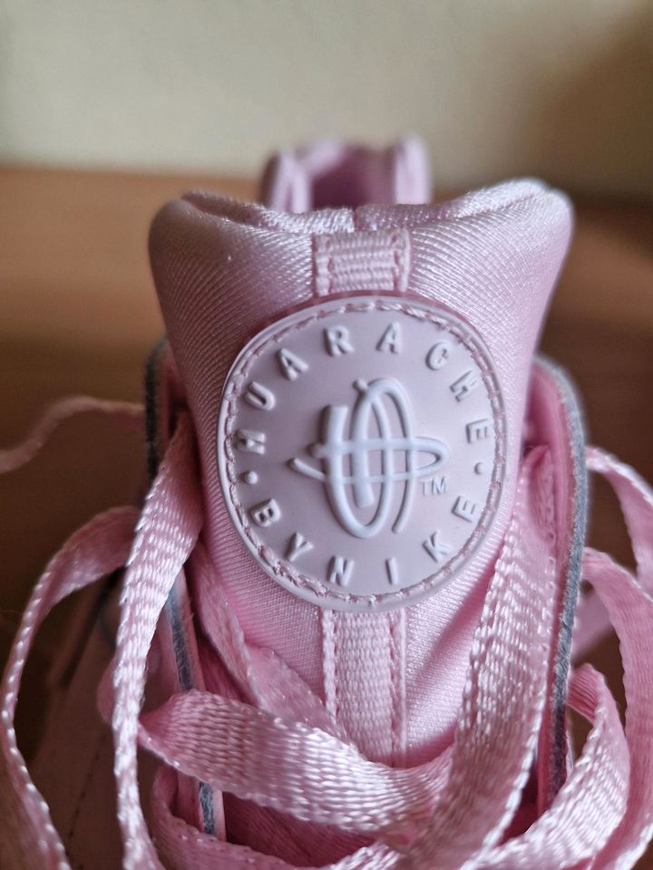 Nike Huarache Run SE Girls NEU 36,5 Pink 23,5cm Sbeaker in Kaiserslautern