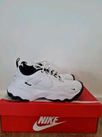 Nike Sportwear sneaker low Größe 39 weiß schwarz neu Bayern - Fürth Vorschau