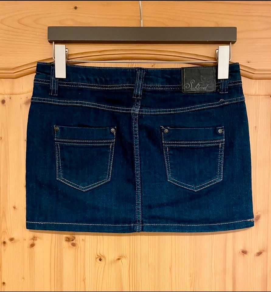 Röcke/Shorts in verschiedenen Design in Pfinztal