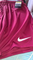 nike short NEU Gr. S weinrot Nordrhein-Westfalen - Gevelsberg Vorschau