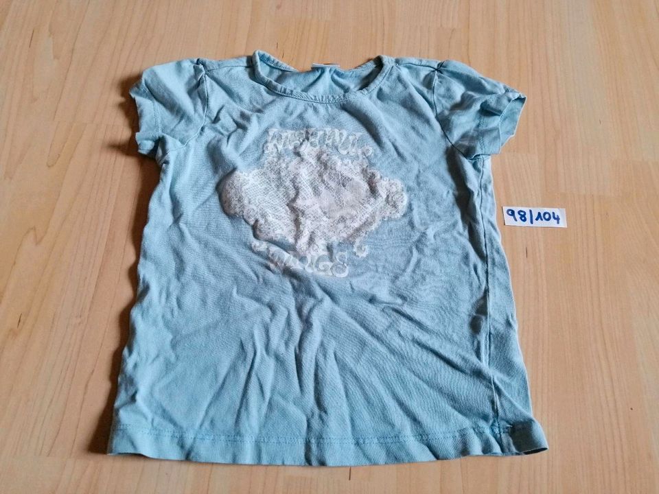 T-Shirts Shirts Gr. 98/104 in Niederstetten