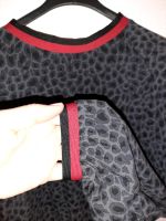 Bluse mit Leo-Print und Kontrastkragen Gr. 40 Wuppertal - Ronsdorf Vorschau