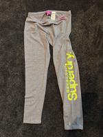 Superdry Leggings Gr. L grau neuwertig Niedersachsen - Wilstedt Vorschau