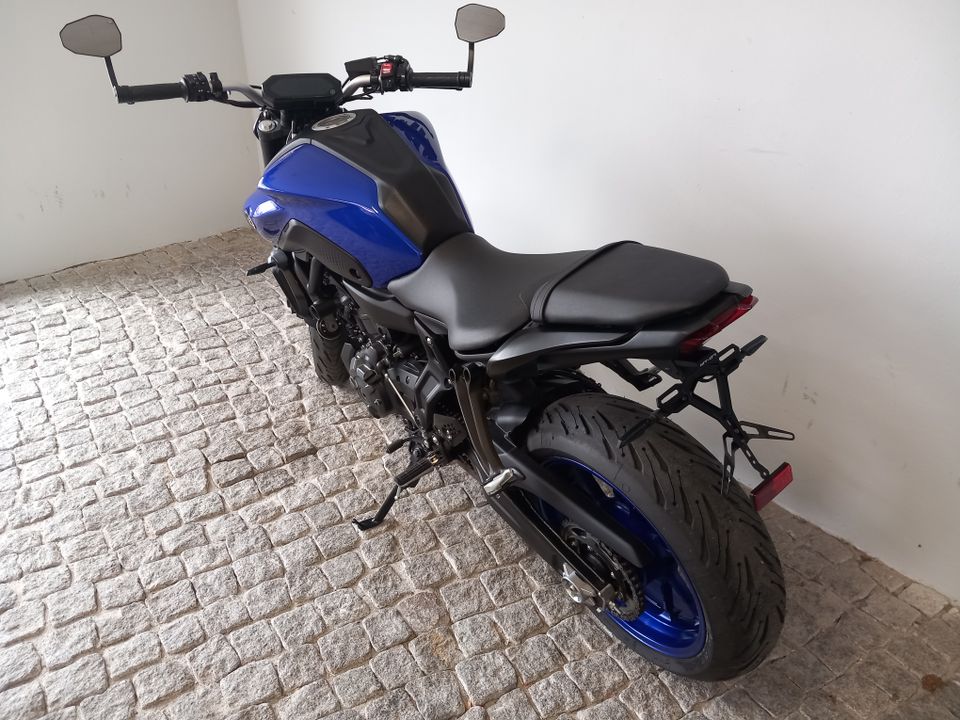 Yamaha MT07, Icon Blue, wenig Kilometer, Spiegel, kurzer KZH in Malchin