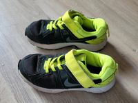 Nike Schuhe Sportschuhe Turnschuhe Gr. 30 Schleswig-Holstein - Kaltenkirchen Vorschau