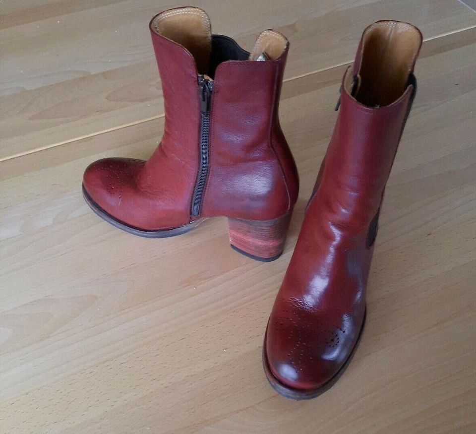 VERO CUOIO Gr. 38 italienische Stiefeletten weinrot in Weinstadt