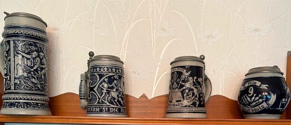 Becher aus Keramik mit Zinndeckel in Georgsmarienhütte