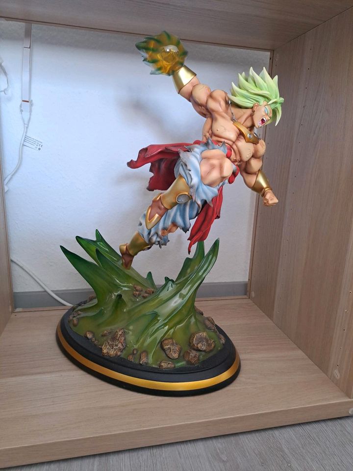 Broly Dragonball resin Statue in Castrop-Rauxel