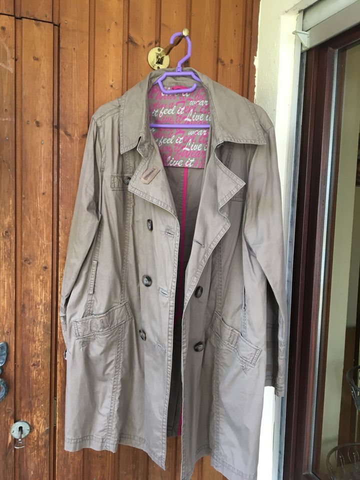 Trenchcoat/Jacke Gr.44/46 in Stuttgart