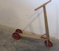 DDR Holzroller sehr gut erhalten,  mit Orginal Preisschild Sachsen-Anhalt - Braunsbedra Vorschau