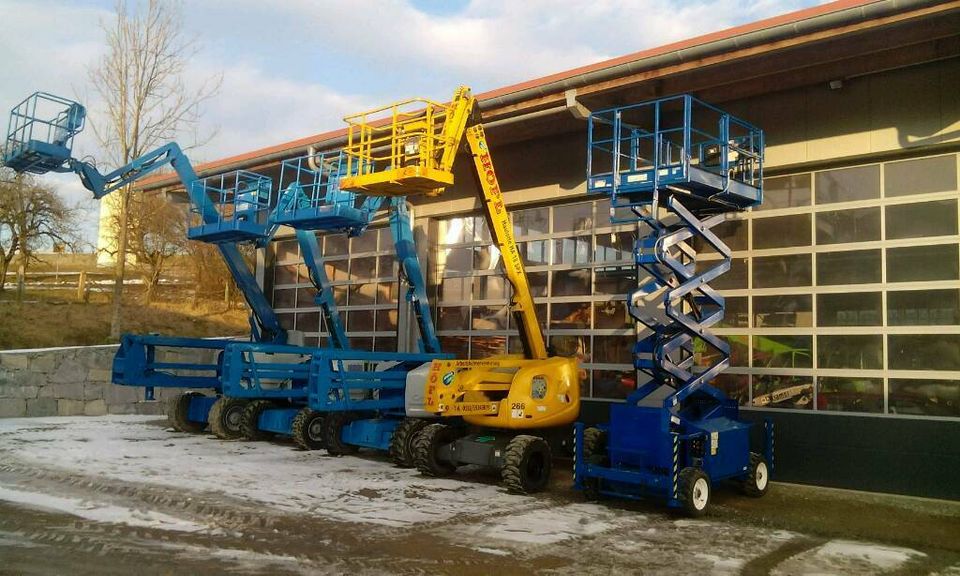 Arbeitsbühne Teleskoplader Stapler Haulotte Radlader Bagger in Perlesreut