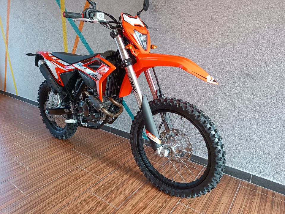 Beta RR 125 T Enduro 4T MY23 / RR125 R / 125 LC in Bramsche