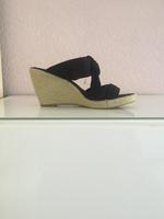 Damen Sommerschuhe mit Keilabsatz Gr. 38 Nordrhein-Westfalen - Korschenbroich Vorschau