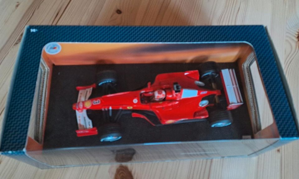 Formel 1  Modellauto 1:18 Michael Schumacher F1-2000 in Melle