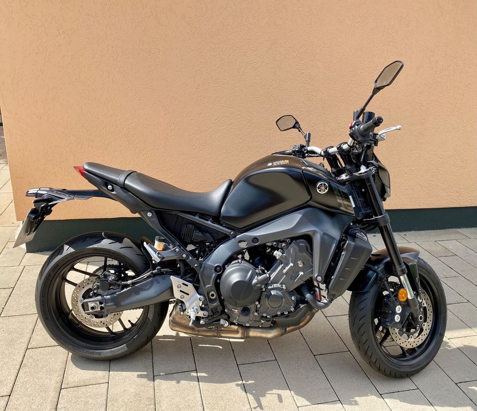 Yamaha MT 09 in Hille